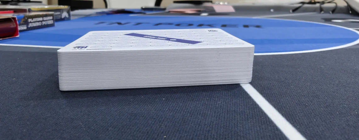 Startseite 51 Mit bloßem Auge unsichtbare Barcode-Pokerkarten