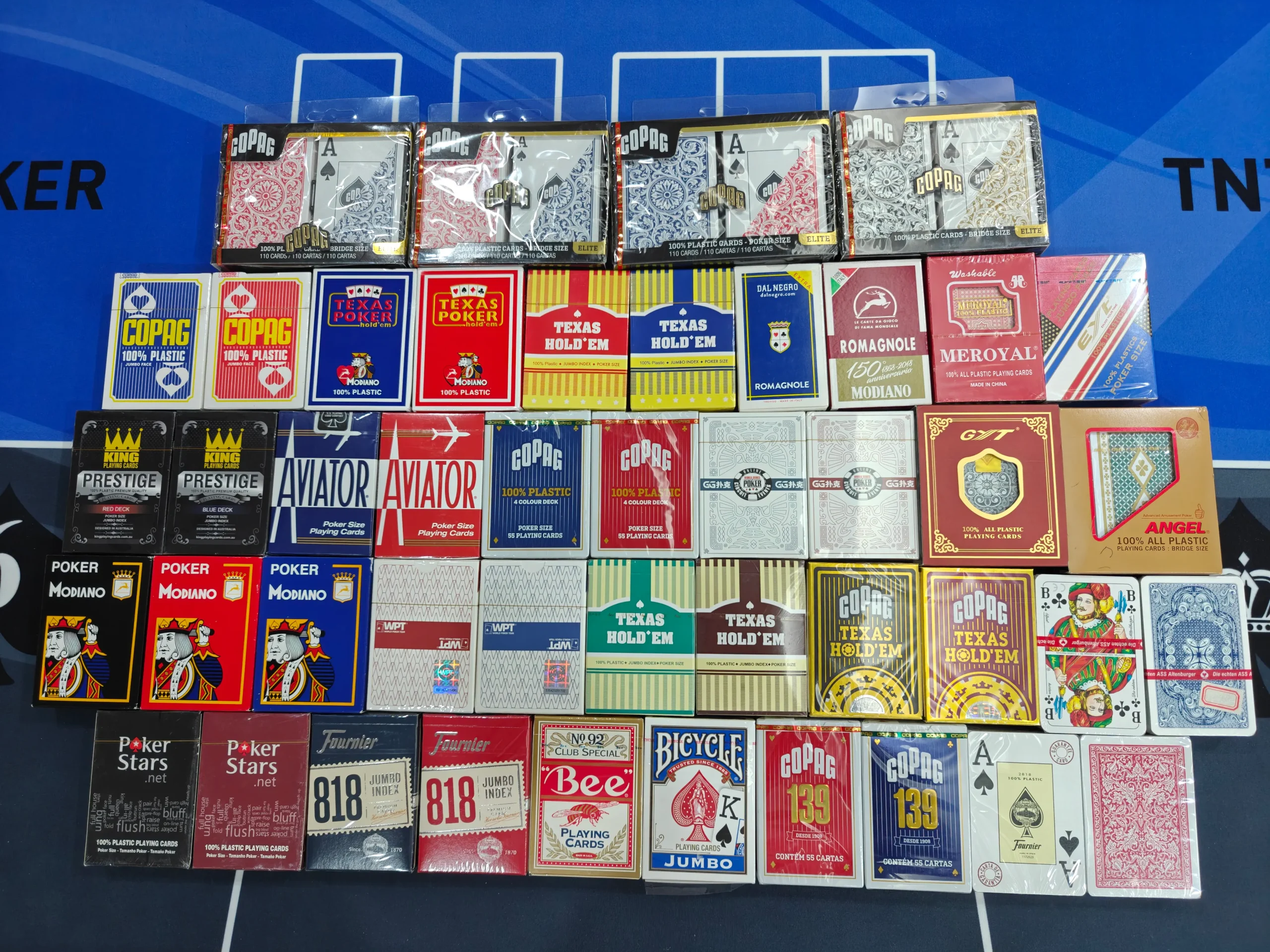 Cartas marcadas por infrarrojos: La ventaja discreta para el póker (Guía 2026) 12 código de barras de una baraja de cartas